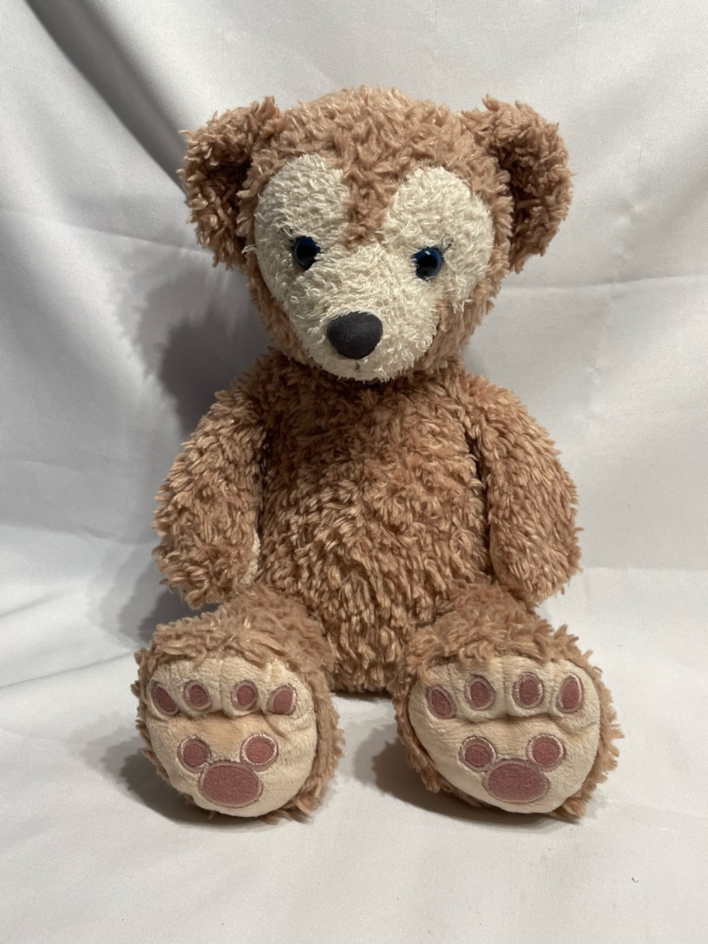 16” Disney Parks Duffy the Disney Bear plush Great Condition